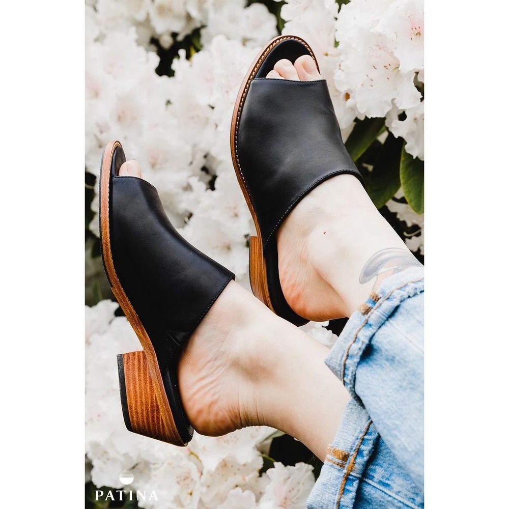 Portland Leather Patina Black Leather Open Toe Mule Sandals Size 6.5